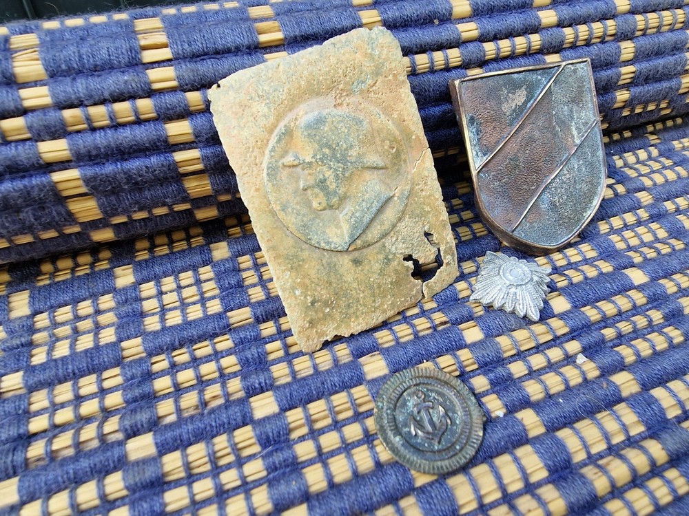 WW2 Original German Badges Front Item Relic.