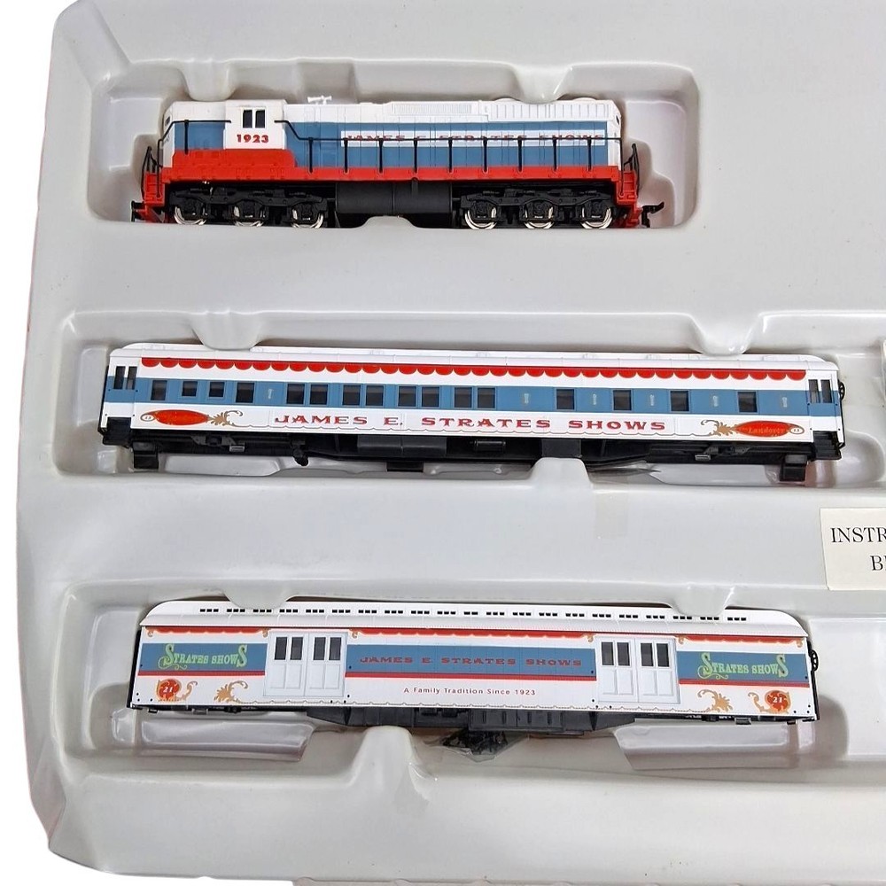 IHC James E Strates Shows HO Scale Train Set Carnival Train Missing Trucks
