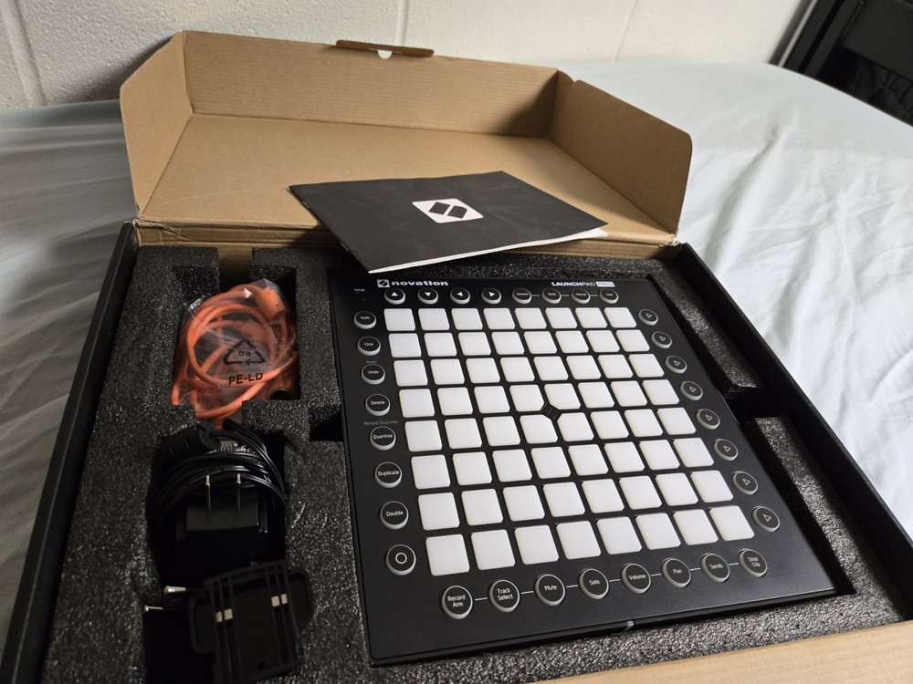 Novation Launchpad MK2 64 Pad Grid Synthesizer - Multicolor ( Never Been Used)
