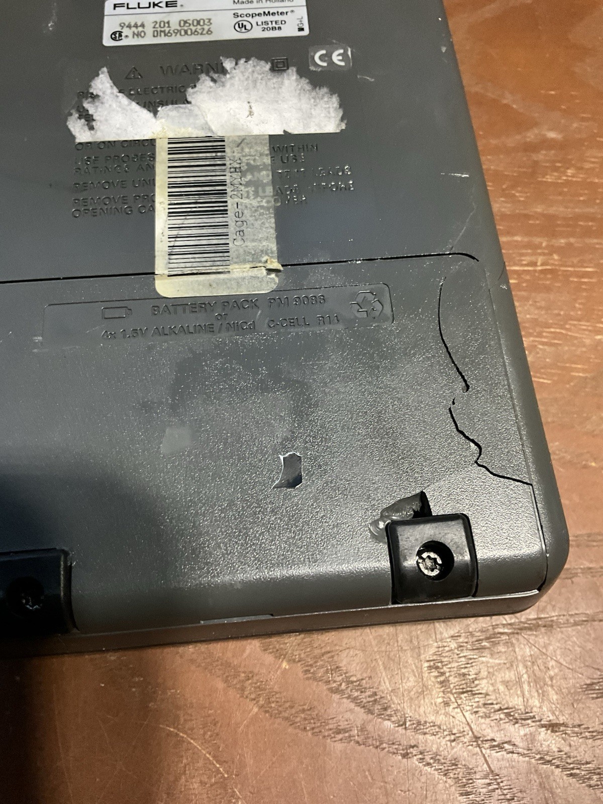 FLUKE 105B SCOPEMETER SERIES II NO LEADS DOES NOT POWER ON