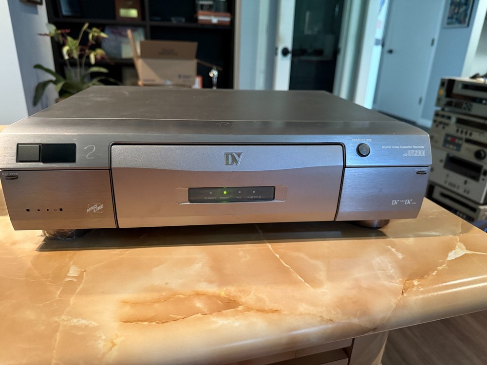 Panasonic AG-DV2000P DVMini DV Cassette Recorder Editor (2)