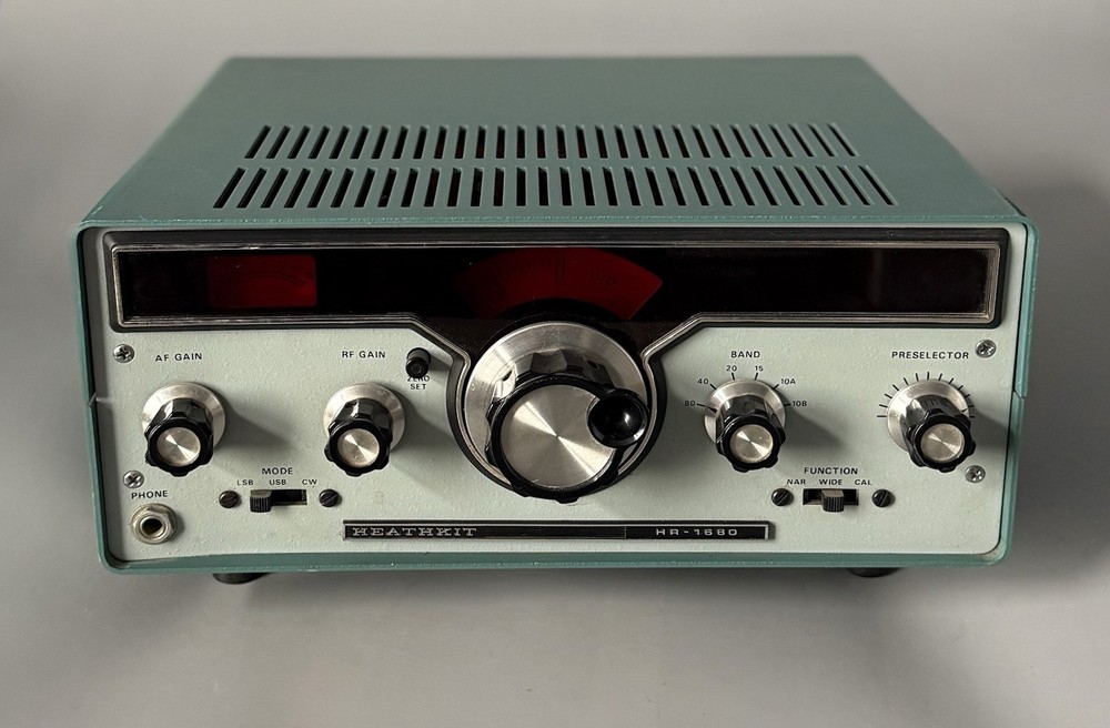 Power Tested Only — Heathkit HR-1680 Ham Radio Receiver — See Description
