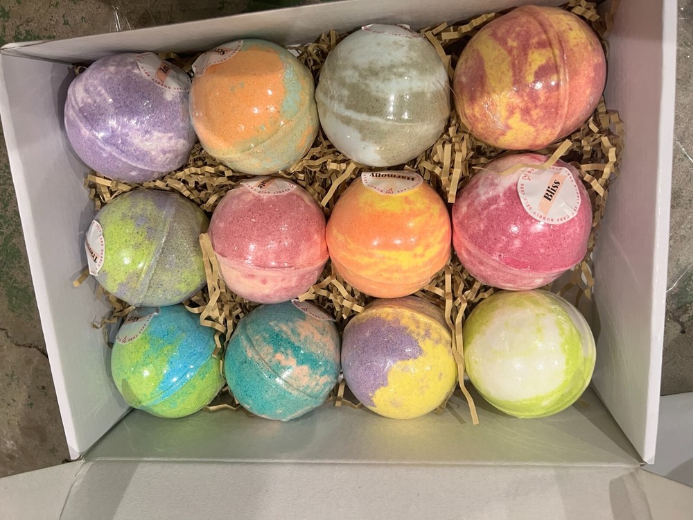 Huge bath bombs bubbly belle 12 per box gift box