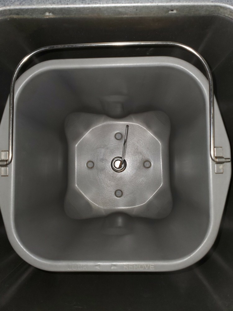 Regal Kitchen Pro Breadmaker K6743 Kitchen Appliance Auto Bread Machine - WORKS!