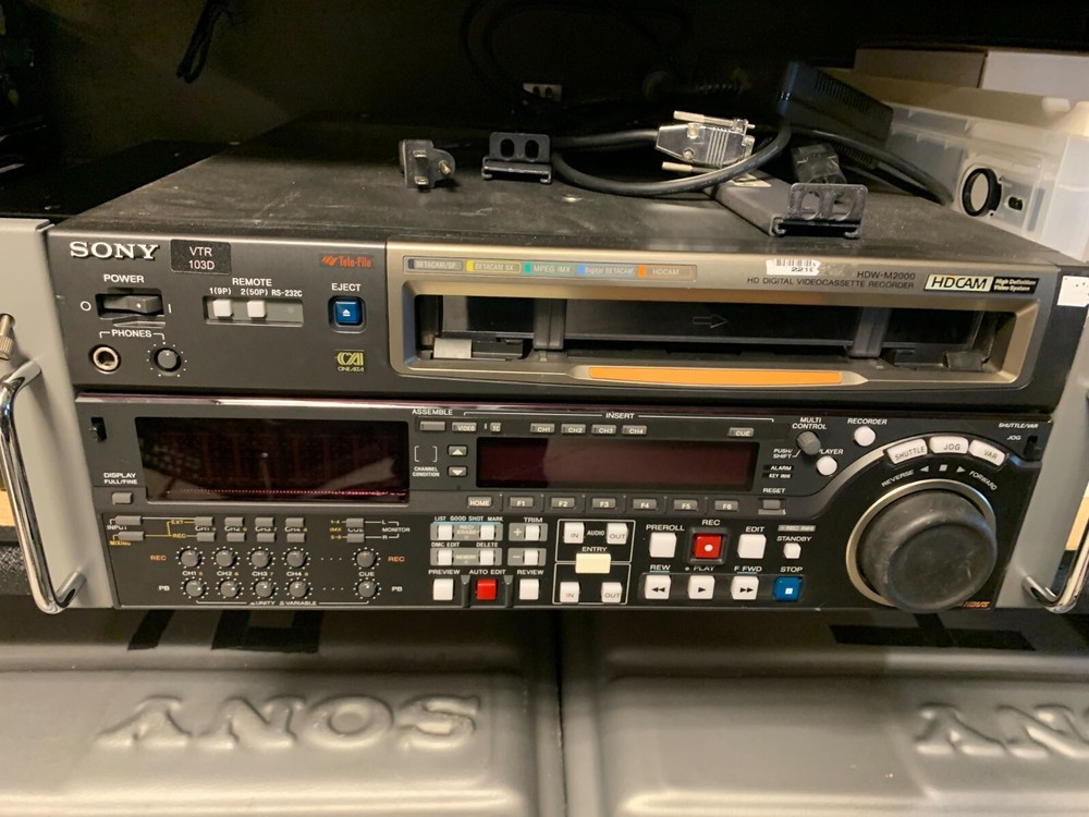 SONY HDW-M2000 HD SDI HDCAM EDITOR MULTI FORMAT RECORDER (1 controller)