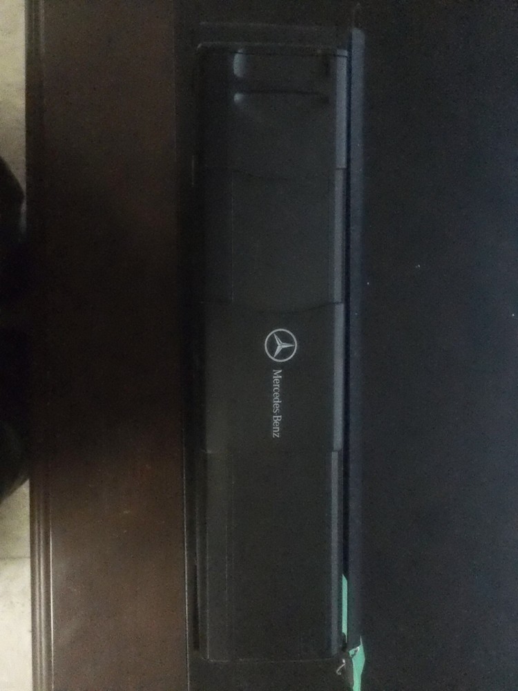 MERCEDES, C-CLASS "6 DISK CD CHANGER" With CD-Magazine 2001