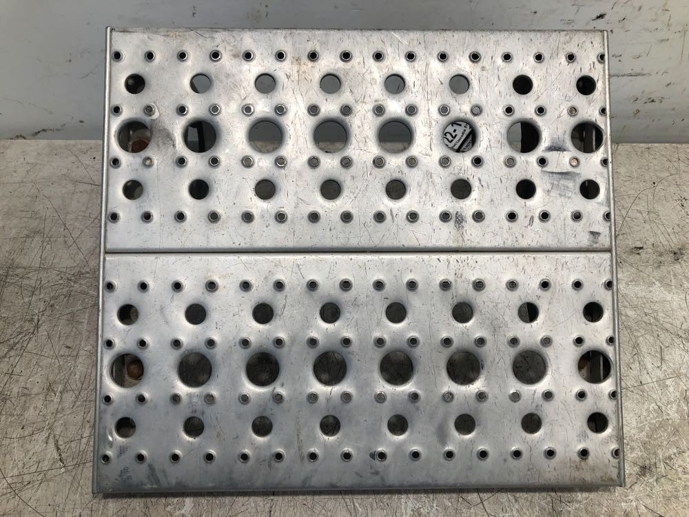 2013 Freightliner Cascadia Frame Step (722-10163)