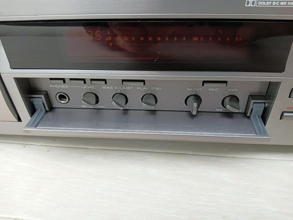 Yamaha KX-493 Stereo Cassette Deck High-Performance Audio Player Silver Tested