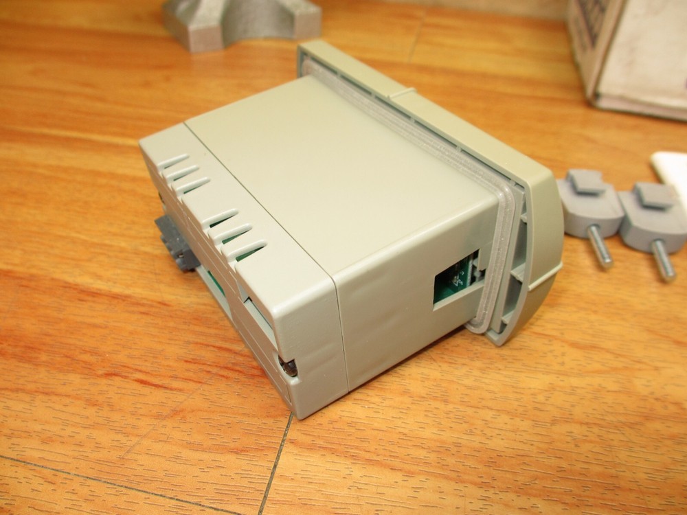 Precision Digital PD683-0K0 *PLZ READ* Loop Powered Meter Digital Panel Meter