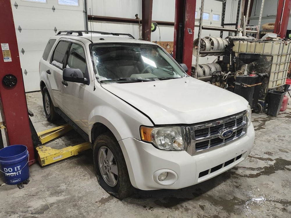 ESCAPE 2010 Battery Tray 95467