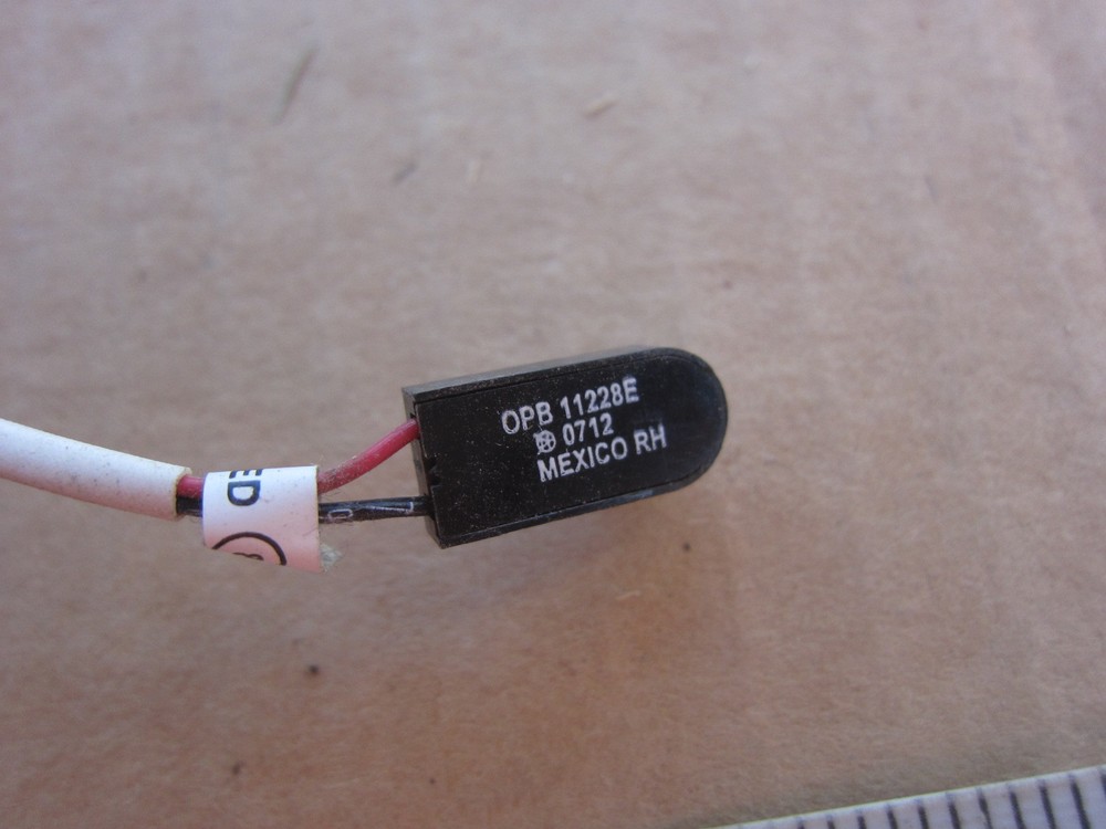 OPB11228E OPB11228S Integrated Circuit, used