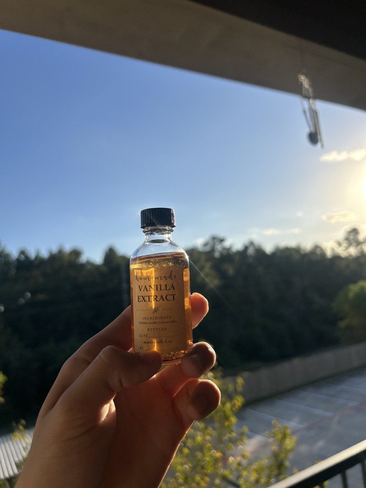 vanilla extract 2 oz NEW UNUSED