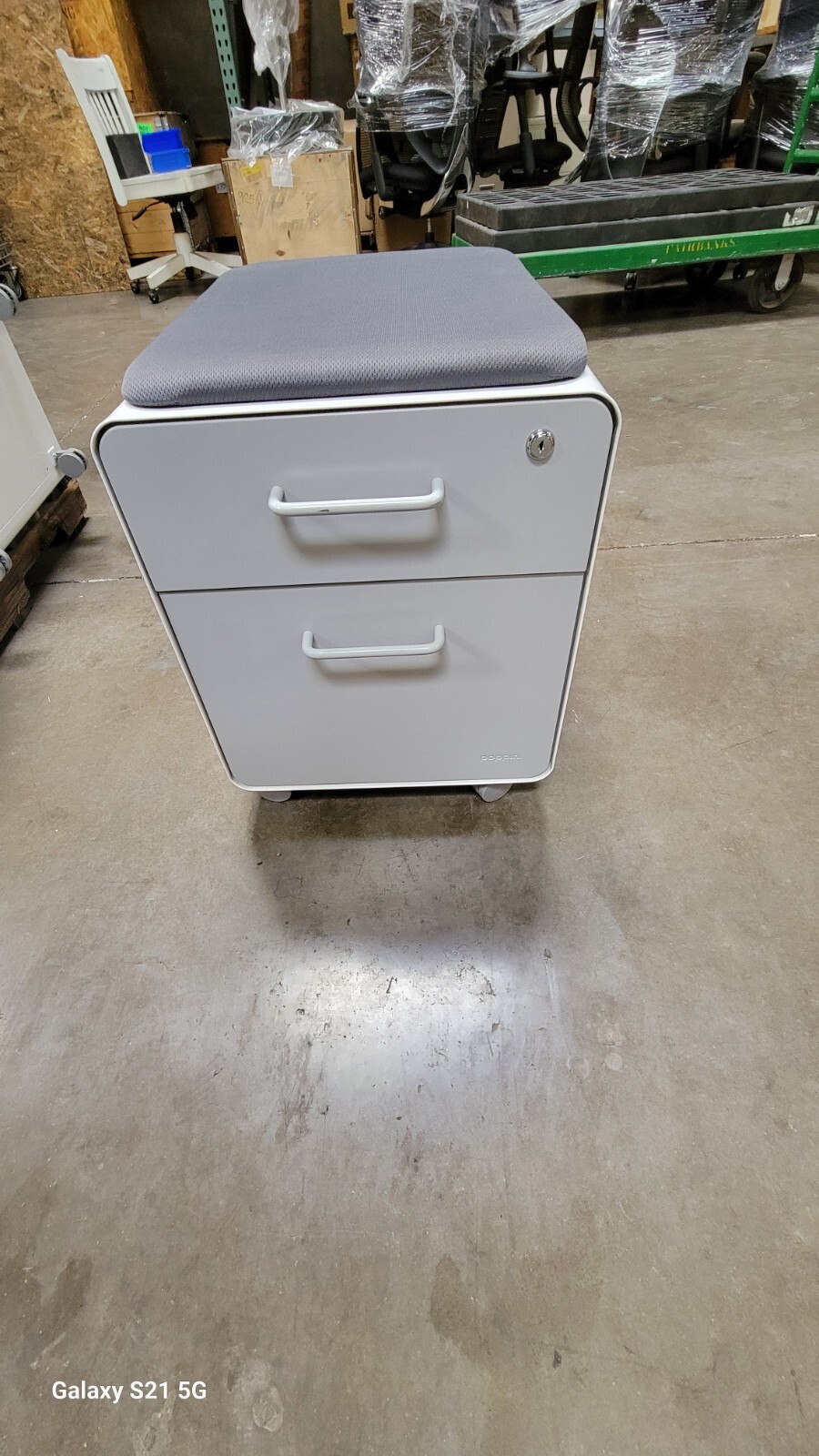 EXCELLENT White Mini Stow 2-Drawer File Cabinet, Rolling 104732 + KEYS