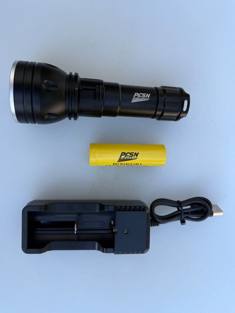 PFSN DF-3000 Underwater Flashlight