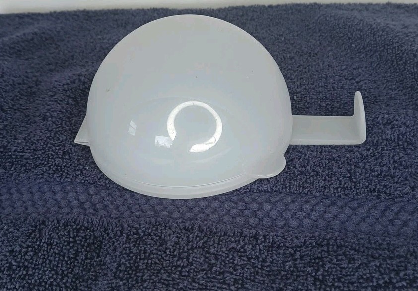 Tupperware Forget Me Not Half Round Hanging Container