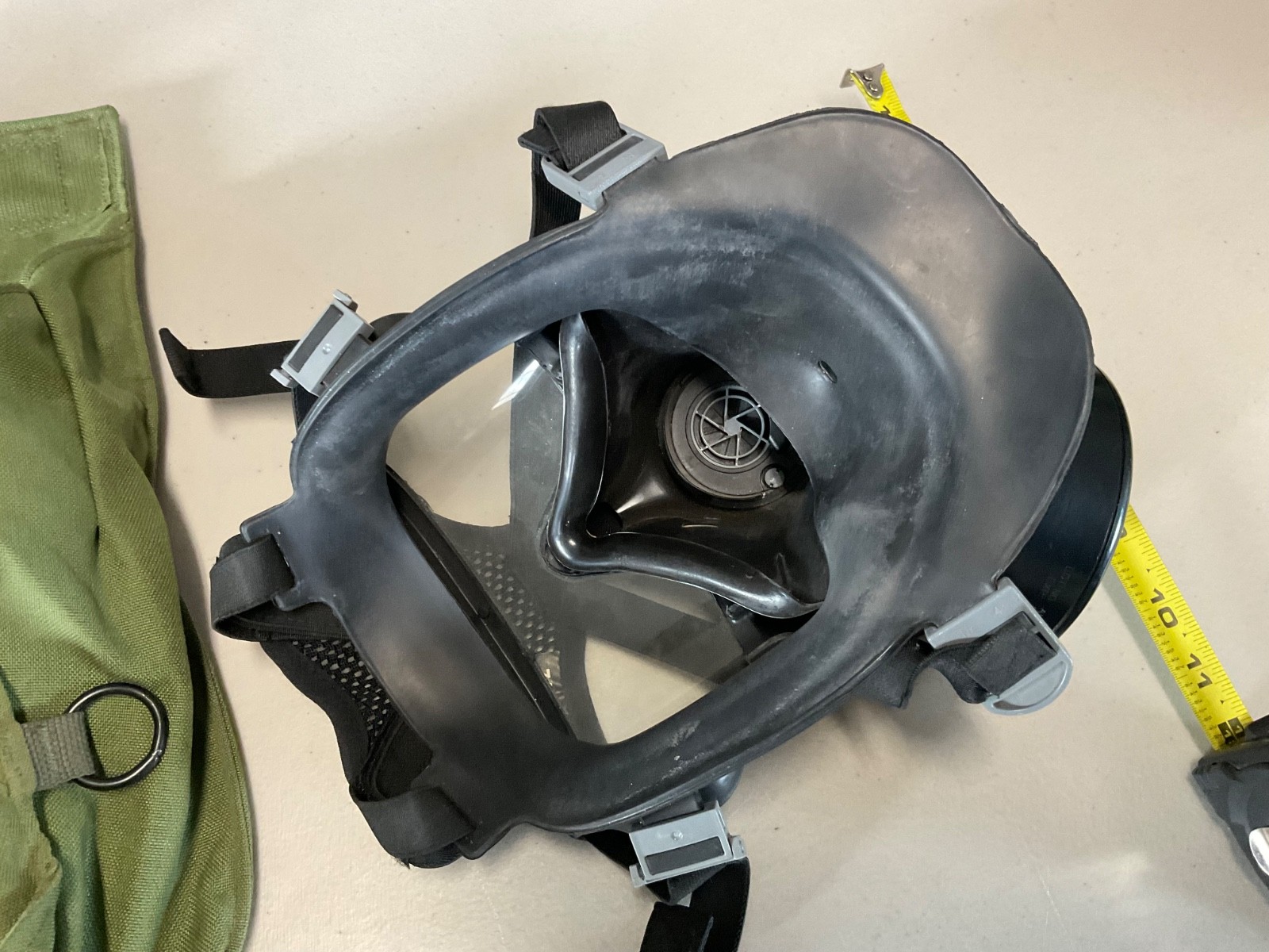 avon pc50 gas mask, clear goggles , with pouch . military grade