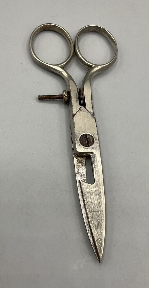 Vintage Penny’s Button Hole Scissors Adjustable 5” Long