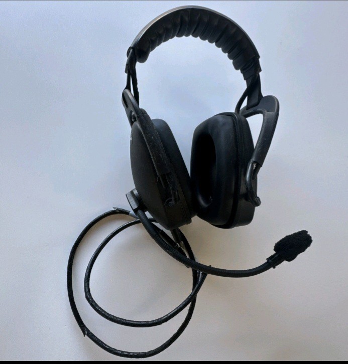 Plantronics SHR2083-01 Aircraft Control Noise-Canceling Headset. Untested.
