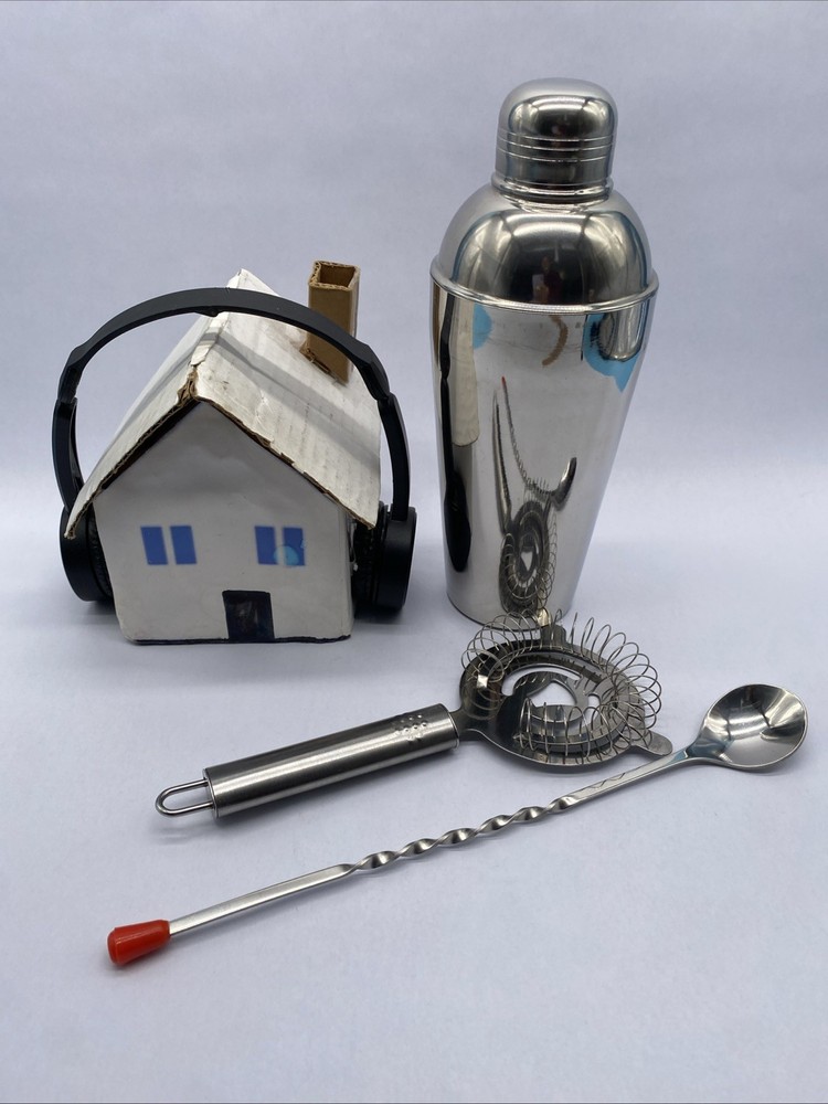 3 Piece Bartender Set with Cocktail Shaker, Strainer, and Bar Spoon -Never Used.