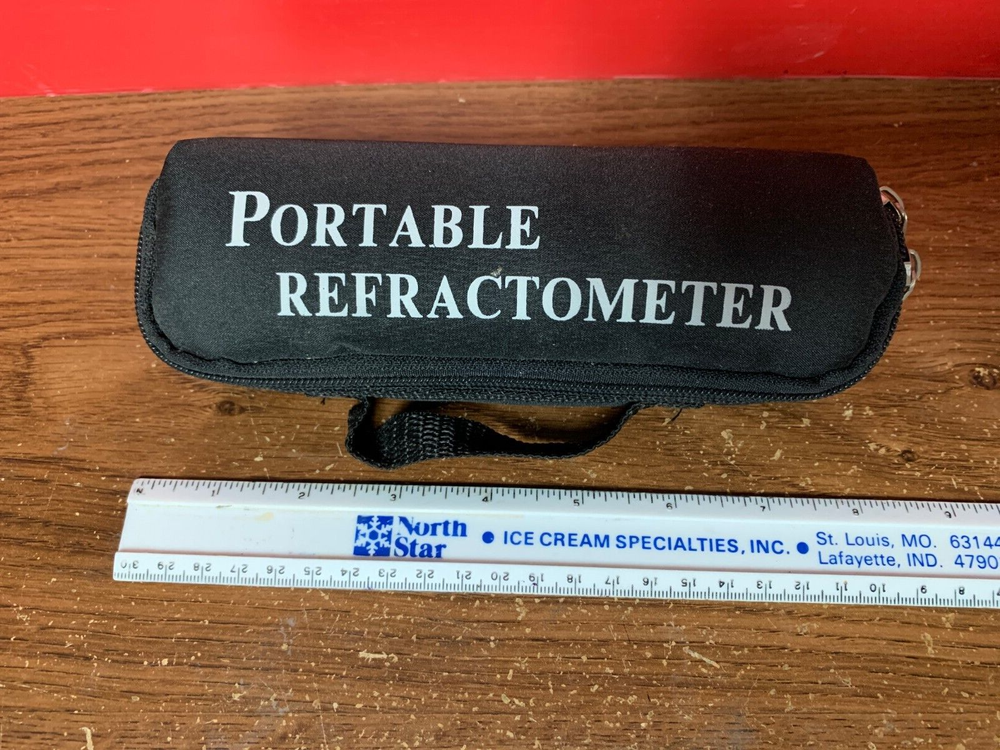 Portable Refractometer With Case And Assesories