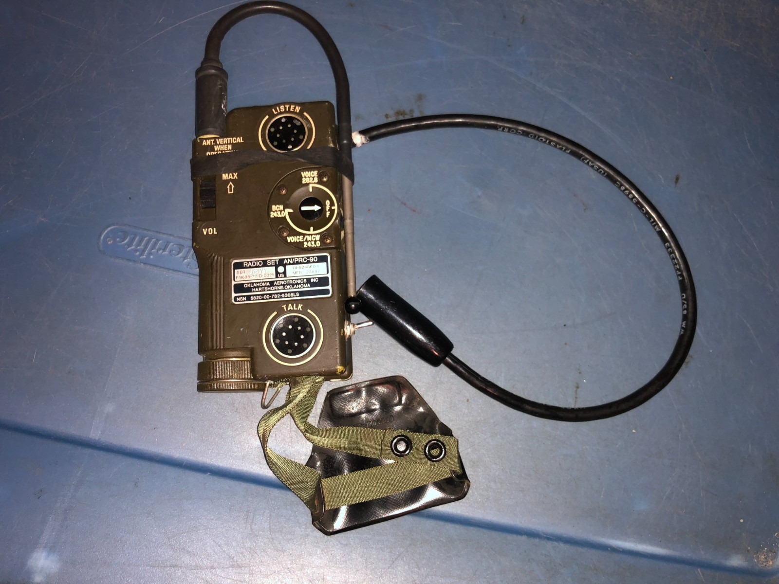 70's Era US Air Force Pilot's AN/PRC-90 Emergency Survival RADIO Dated 1977