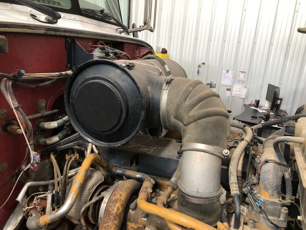 Peterbilt 365 Air Cleaner - Used