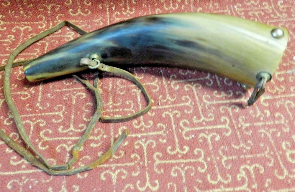 VINTAGE MUZZLE LOADING POWDER HORN WITH WEATHERED FRAYING LEATHER STRAP