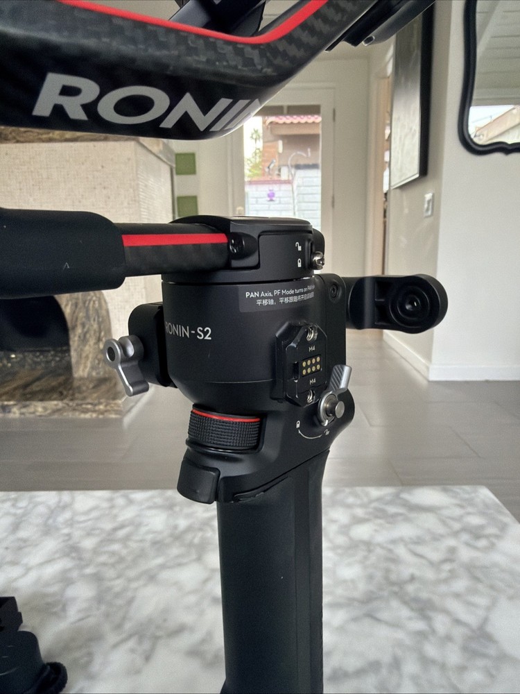 DJI RS 2 Gimbal Stabilizer Pro Combo
