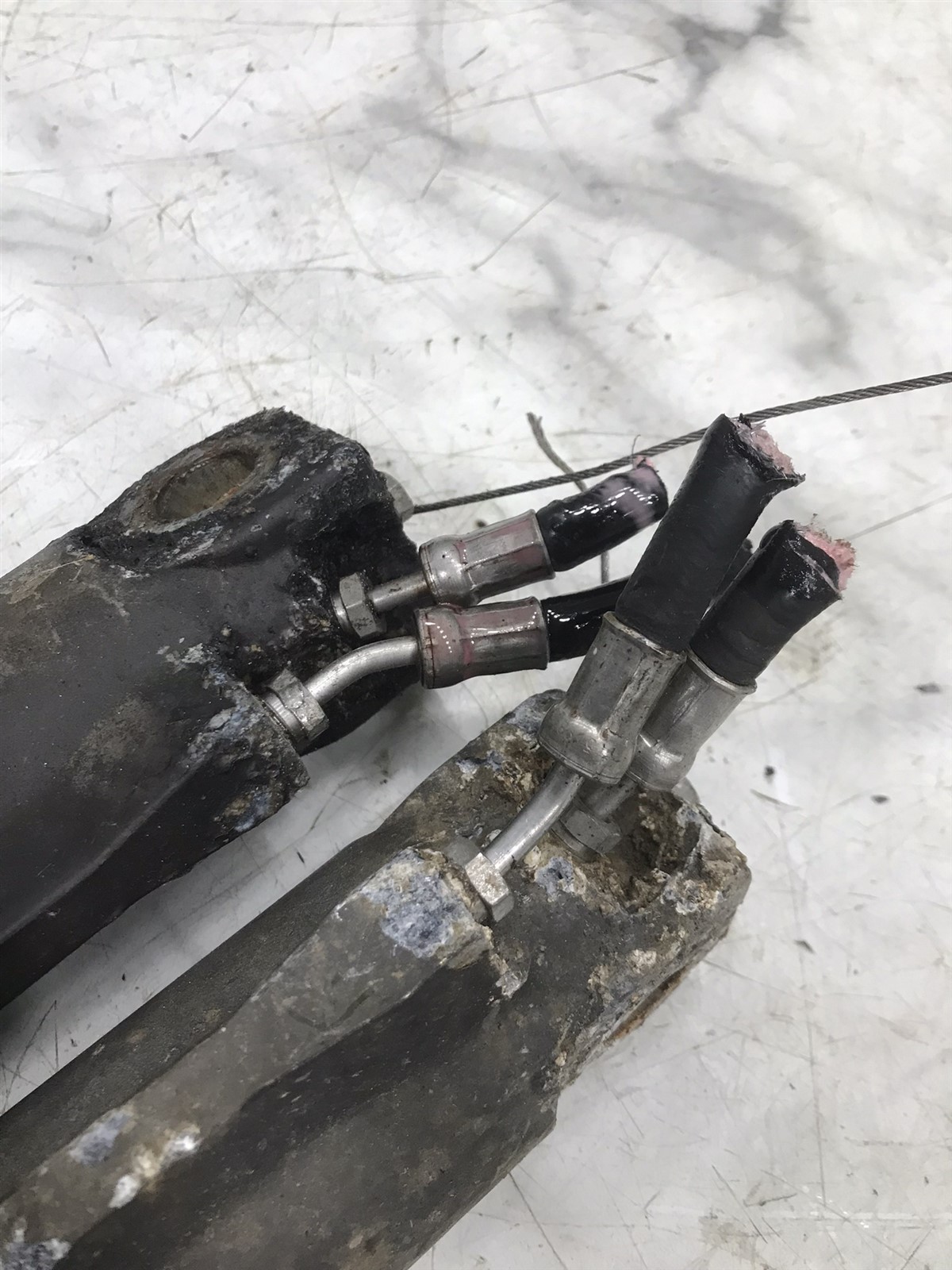 Volvo Penta SX Stern out drive outdrive trim tilt lift hydraulic cylinders