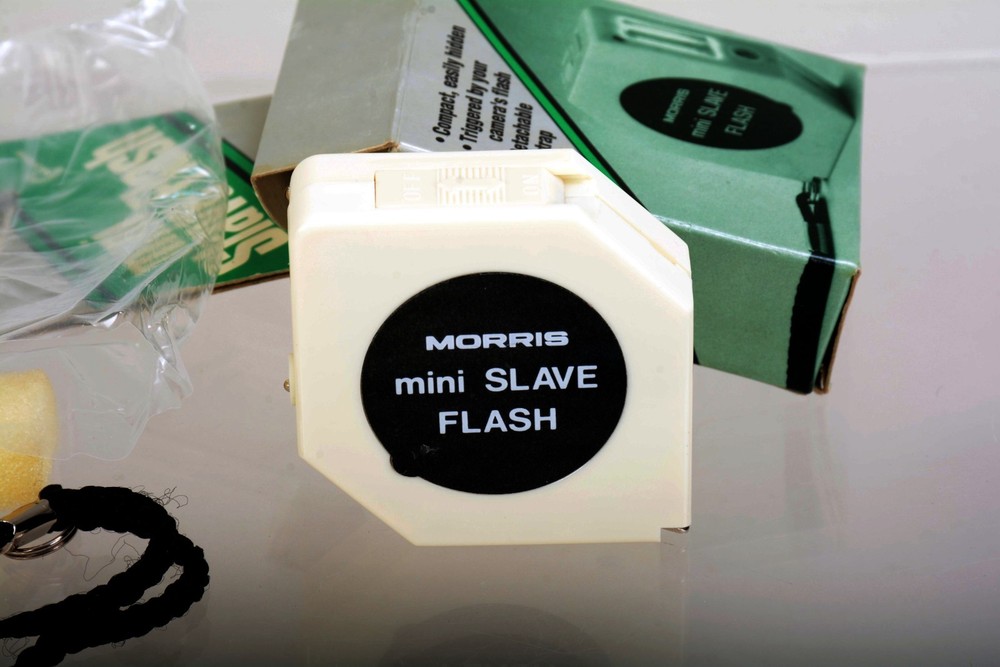 Morris Mini Slave Flash - Tiny, Self standing, Optical Slave - Mint, Open Box