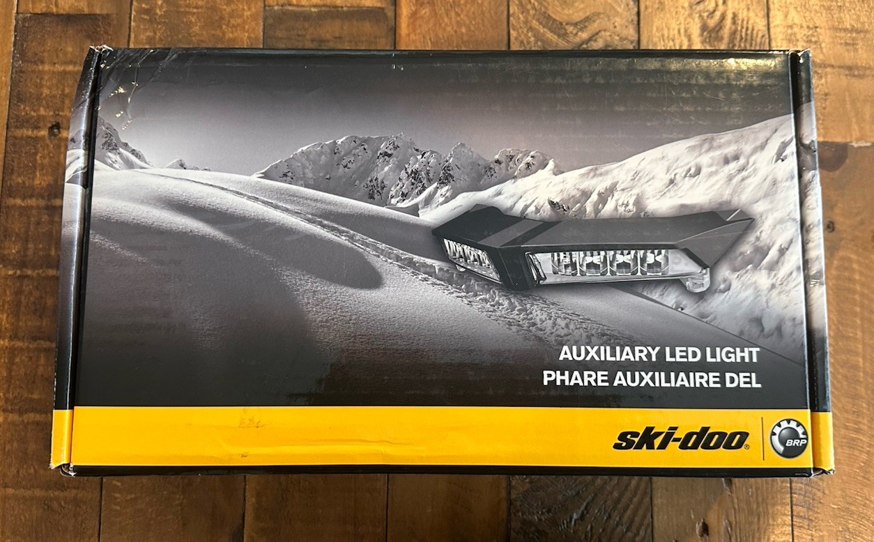NEW Ski-Doo Auxiliary LED Light REV Gen4 860201818 READ READ