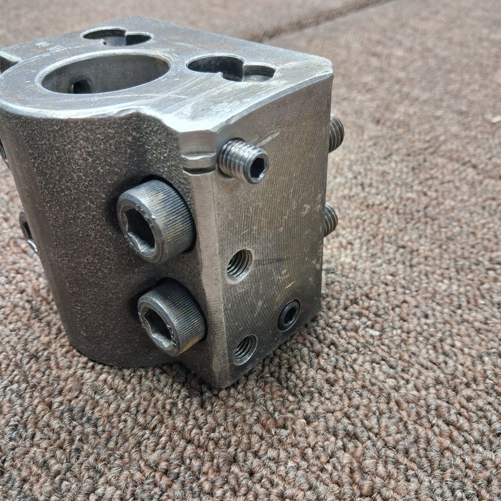 Boring Bar Holder 1 1/4" ID *Nice Shape*