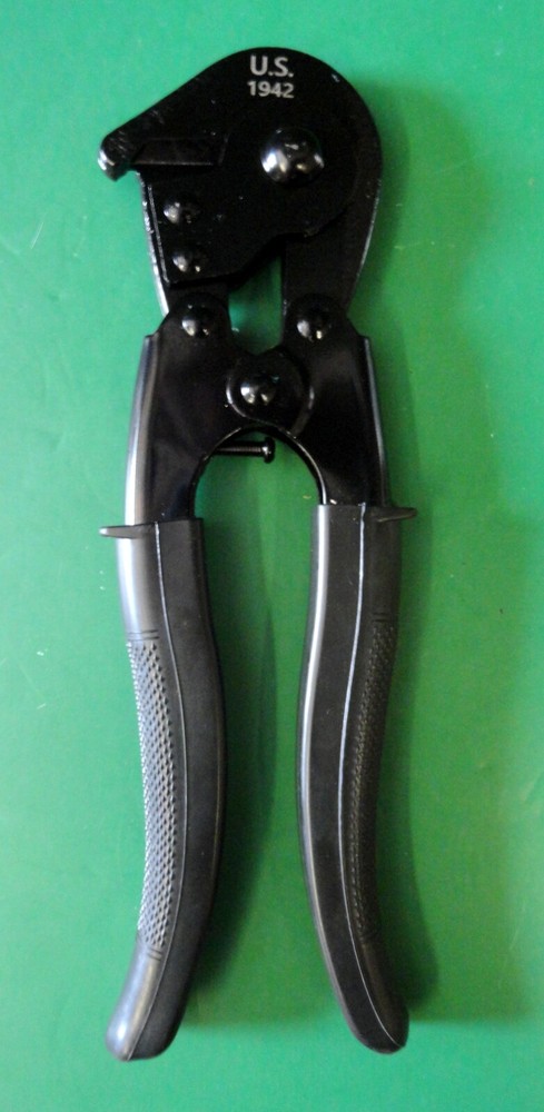 US MODEL M-1938 WIRE CUTTERS 1942 DATED- NEW CONDITION
