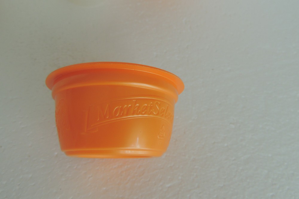 SMALL CLEAR EMPTY CONTAINER orange 35 pc 30 pc white + small clear