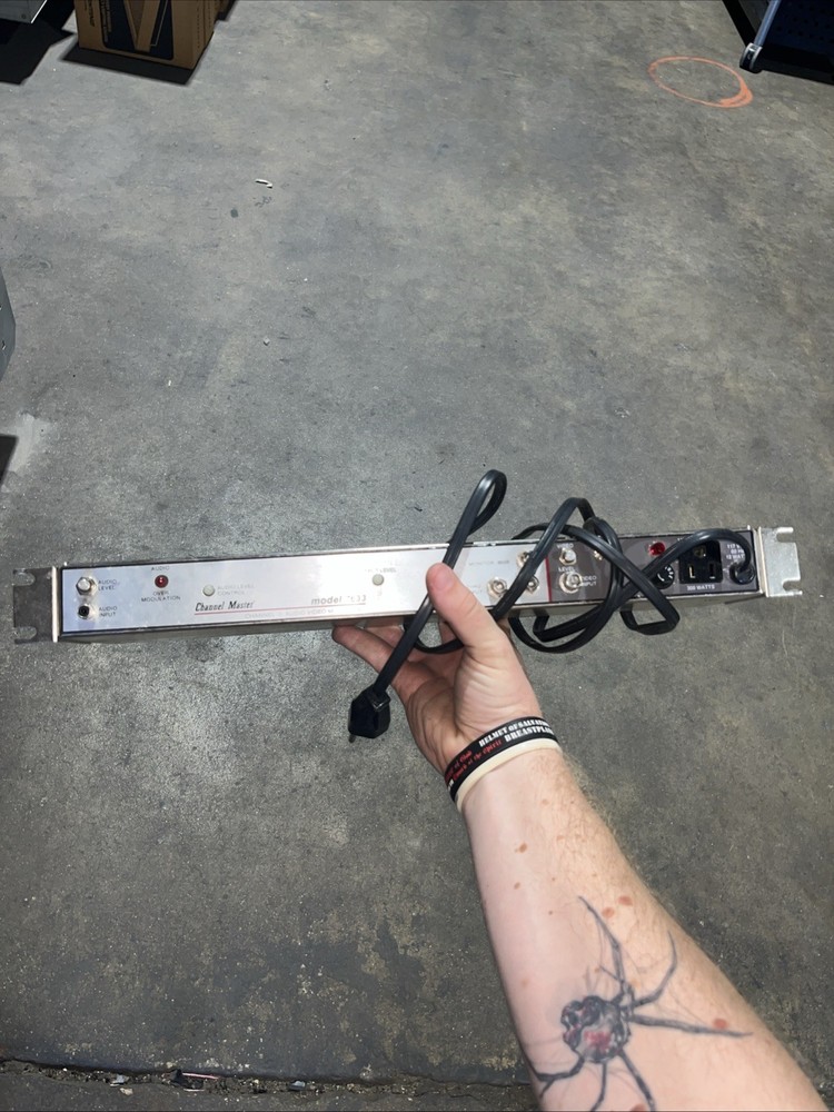 Channel Master Channel 3 Audio Video Modulator 7633 Rack Mount
