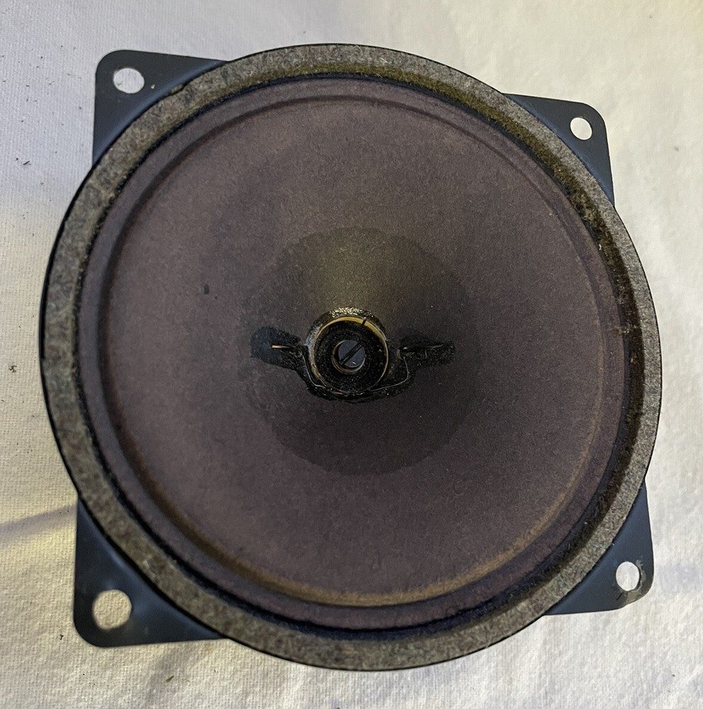 (1) NSM Prestige Jukebox Speaker 4"