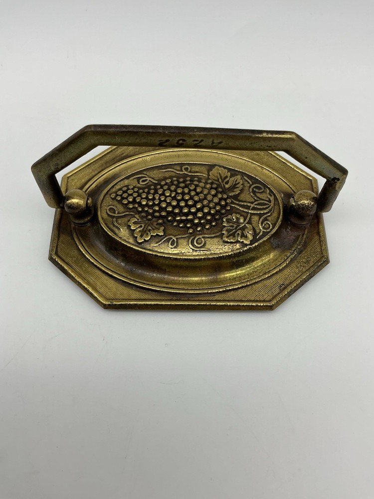 Hepplewhite Octagon Brass Single Drawer Pull Grapes & Vine/Leaves Design A 252