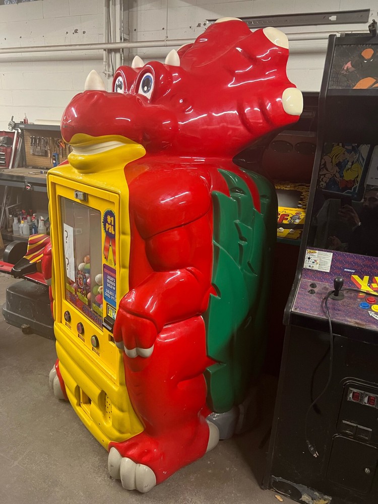 DINOSAUR VENDING MACHINE (Excellent Condition) *RARE*