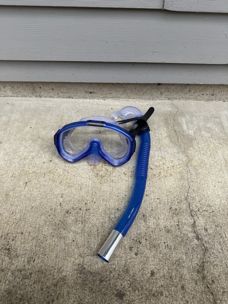Snorkel And Goggle Set