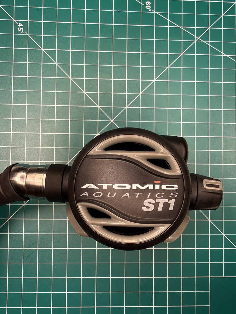 Atomic Aquatics - ST1 - Sealed Scuba Diving Regulator - Yoke - SS/Titanium