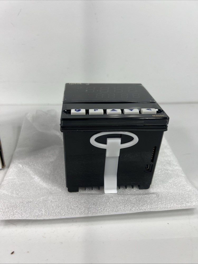 Novus 8300200220 Model N3000-485 Process controller NEW