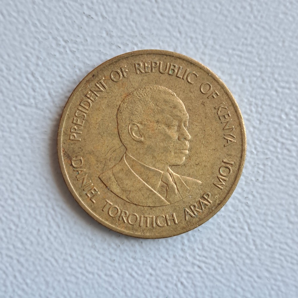 1990 Kenya 5 Cent Coin (Very Nice)