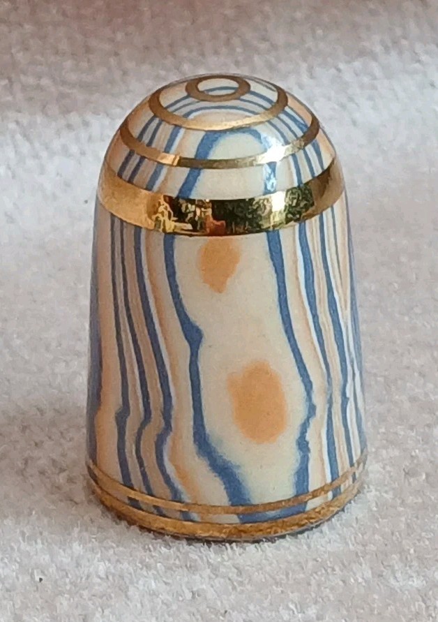 BOUCHER ORIGINAL AGATEWARE THIMBLE No 14 U2S2