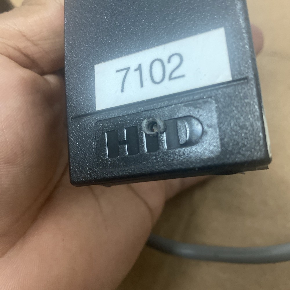 HID multiCLASS SE RP15E Mullion Card Access Reader (Missing Screws And Bracket)
