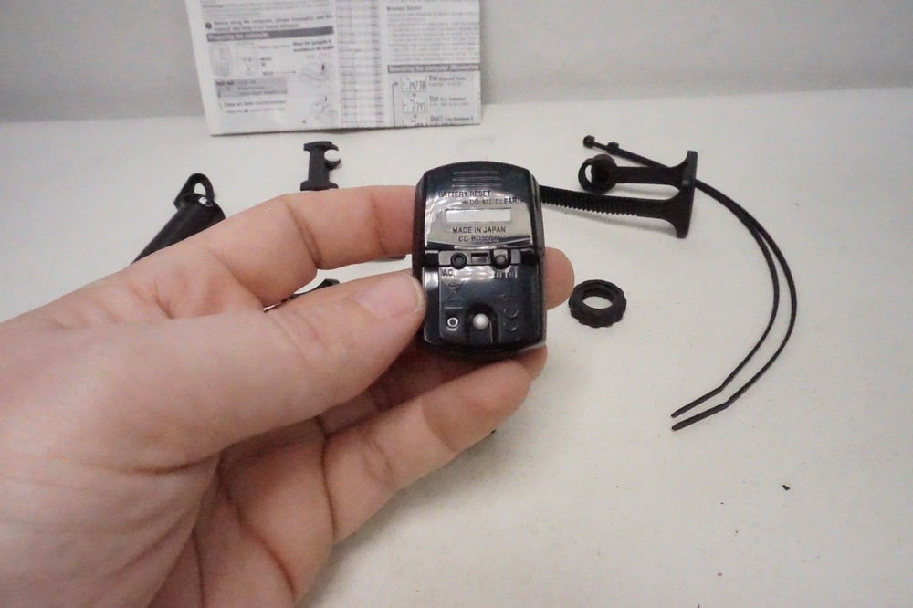 Classic Cateye Strada Wireless Cyclocomputer CC-RD300W