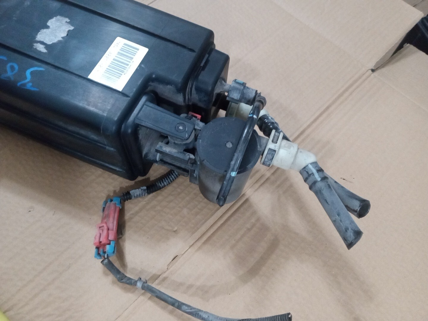 2010-2012 HYUNDAI SANTA FE, 2011-13 KIA SERENTO FUEL VAPOR EMISSIONS 31410-1U000