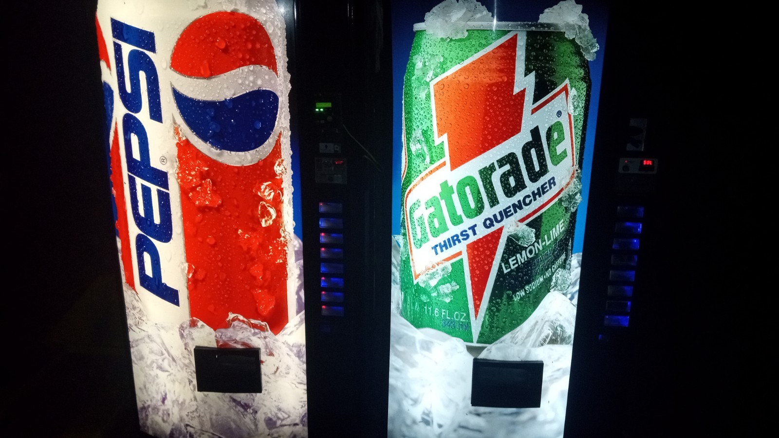 Dixie Narco 501E Soda Vending Machine Gatorade