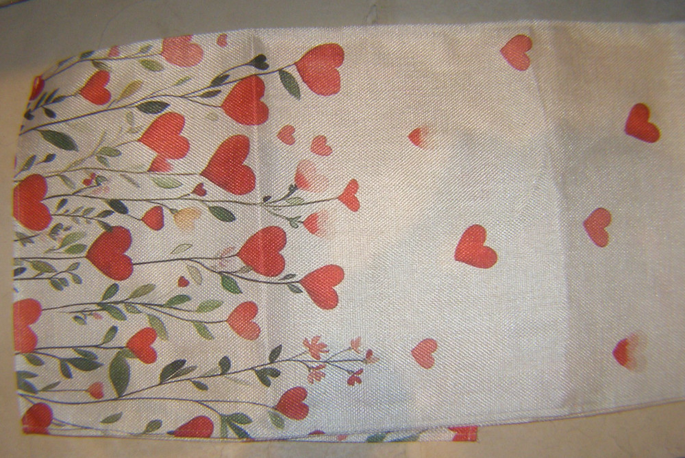 VALENTINE: Table Runner 13 1/2" X 108"