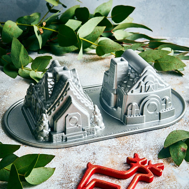 Nordic Ware Gingerbread House Duet Pan