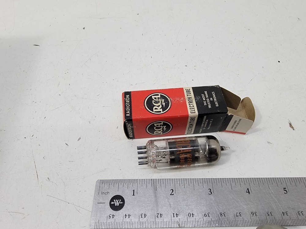 VINTAGE VACUUM ELECTRON TUBE RCA 8CL8